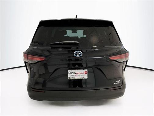 2021 Toyota Sienna XLE 7 Passenger