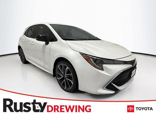 Blizzard Pearl 2019 Toyota Corolla XSE