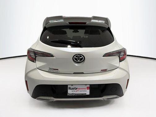 Blizzard Pearl 2019 Toyota Corolla XSE