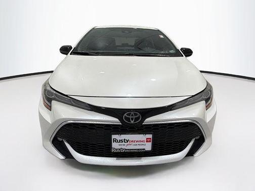 Blizzard Pearl 2019 Toyota Corolla XSE