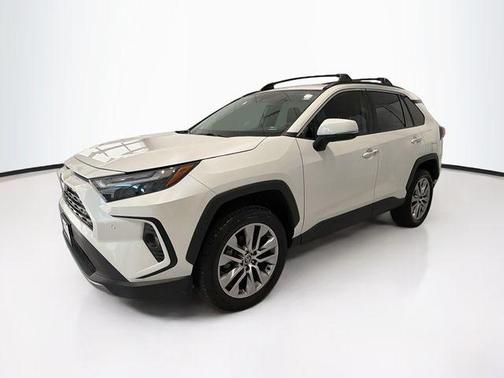 Blizzard Pearl 2022 Toyota RAV4 Limited