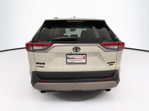 Blizzard Pearl 2022 Toyota RAV4 Limited