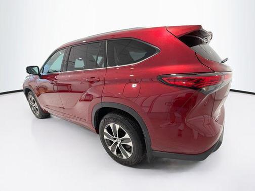 Ruby Flare Pearl 2021 Toyota Highlander XLE