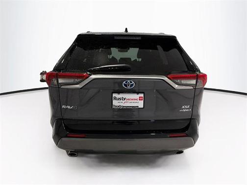 2021 Toyota RAV4 Hybrid SE