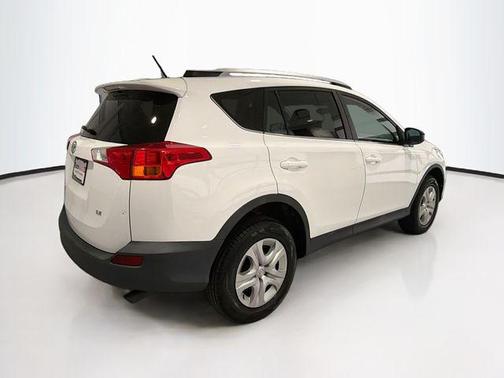 Super White 2014 Toyota RAV4 LE