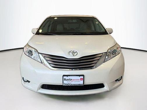 2016 Toyota Sienna XLE
