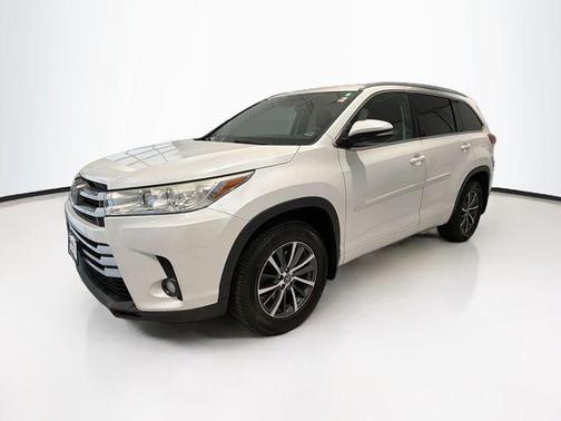 Blizzard Pearl 2017 Toyota Highlander XLE