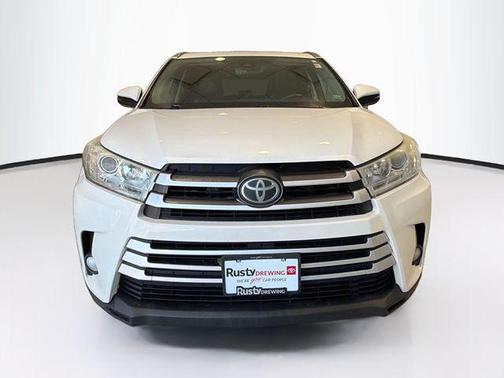 Blizzard Pearl 2017 Toyota Highlander XLE