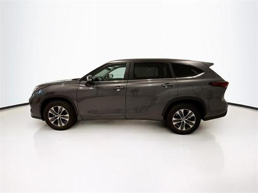 2025 Toyota Highlander XLE