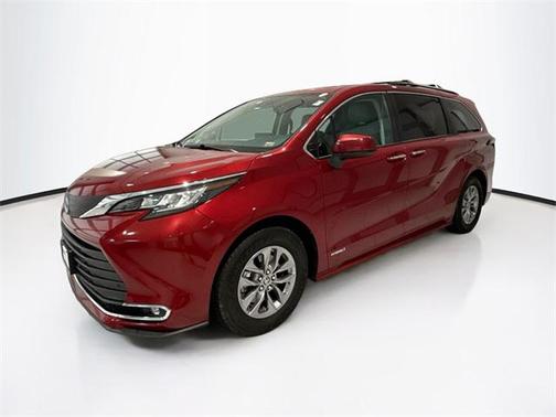 2021 Toyota Sienna XLE 7 Passenger