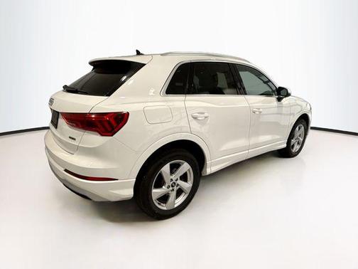 Mythos Black Metallic 2021 Audi Q3 40 Premium