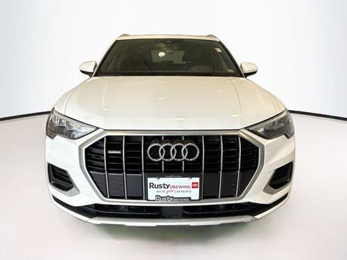 Mythos Black Metallic 2021 Audi Q3 40 Premium
