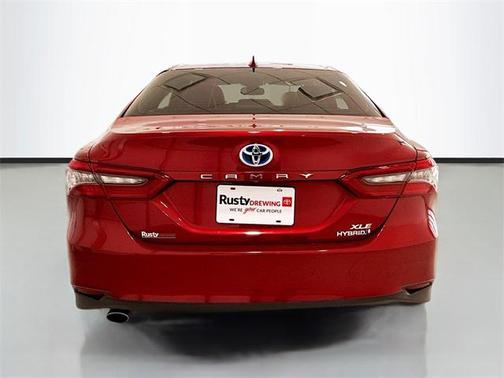 2022 Toyota Camry Hybrid XLE