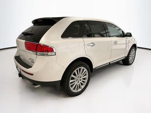 White Platinum Clearcoat Metallic 2014 Lincoln MKX Base