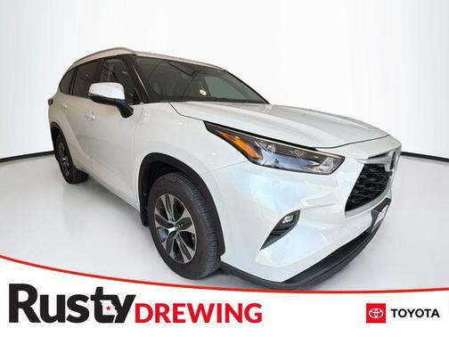 Pear 2026 Toyota Highlander XLE