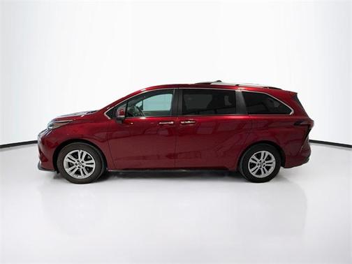 2024 Toyota Sienna Platinum