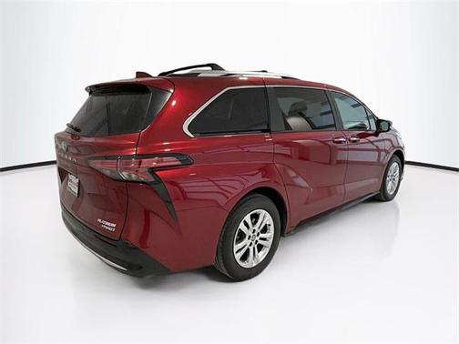 2024 Toyota Sienna Platinum