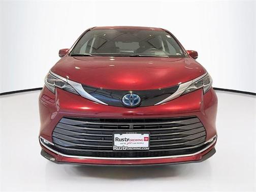 2024 Toyota Sienna Platinum