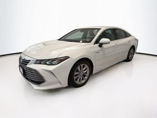 2020 Toyota Avalon Hybrid XLE Plus