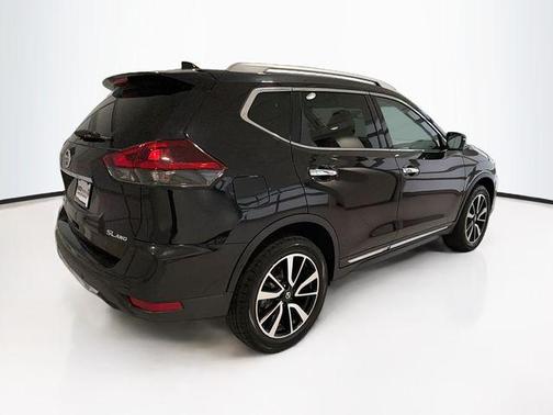 Magnetic Black Pearl 2019 Nissan Rogue SL