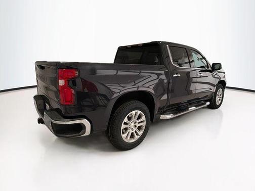 Dark Ash Metallic 2022 Chevrolet Silverado 1500 LTZ