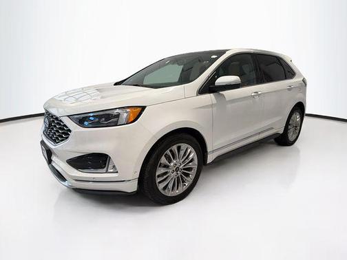 Star White Metallic Tri-Coat 2024 Ford Edge Titanium