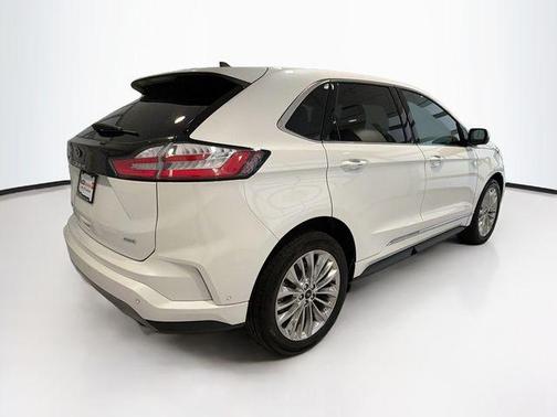 Star White Metallic Tri-Coat 2024 Ford Edge Titanium