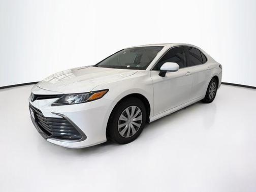 Ice 2023 Toyota Camry LE