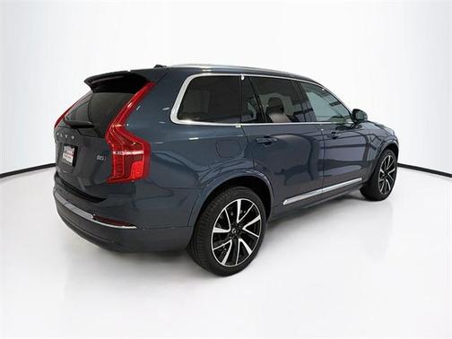 2024 Volvo XC90 B5 Plus Bright Theme