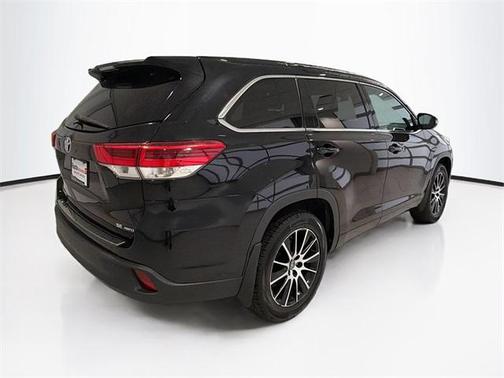 2018 Toyota Highlander SE