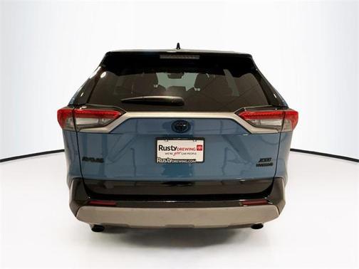 2023 Toyota RAV4 Hybrid SE