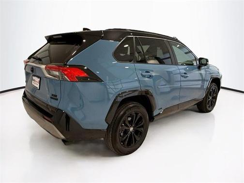 2023 Toyota RAV4 Hybrid SE