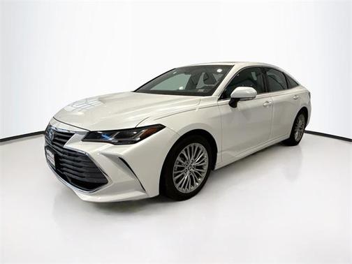 2022 Toyota Avalon Hybrid Limited