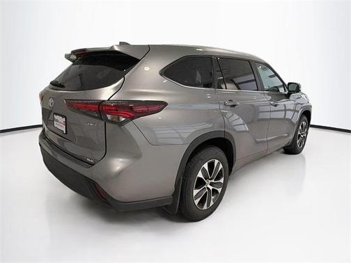 2025 Toyota Highlander Hybrid XLE