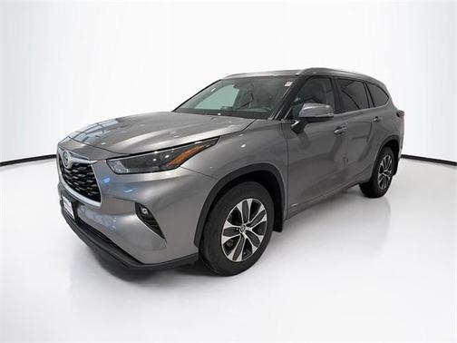 2025 Toyota Highlander Hybrid XLE