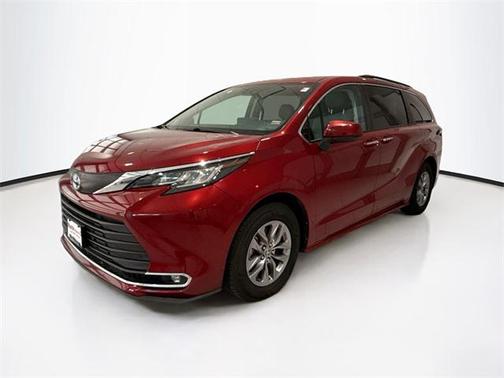 2023 Toyota Sienna XLE 7 Passenger