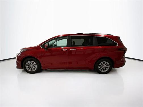 2023 Toyota Sienna XLE 7 Passenger