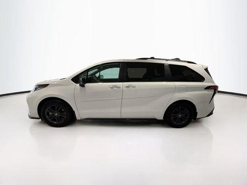 Ice 2025 Toyota Sienna XSE 7 Passenger