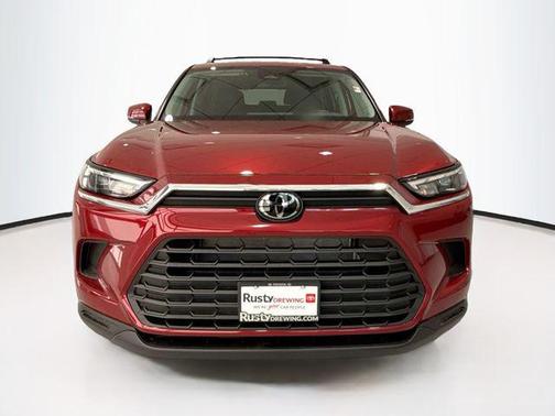 Pearl 2025 Toyota Highlander Hybrid LE