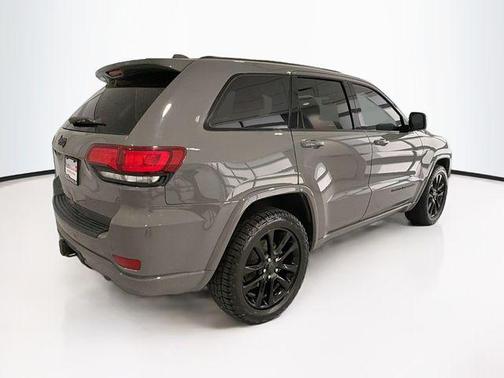 Sting-Gray Clearcoat 2020 Jeep Grand Cherokee Altitude