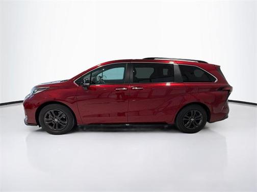 2024 Toyota Sienna XSE 7 Passenger