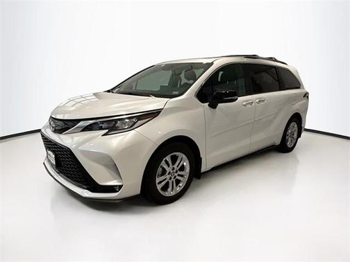 2023 Toyota Sienna XSE 7 Passenger
