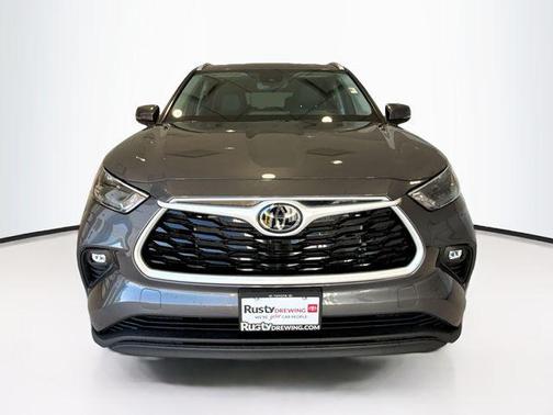 2025 Toyota Highlander XLE