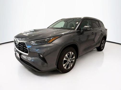 2025 Toyota Highlander XLE