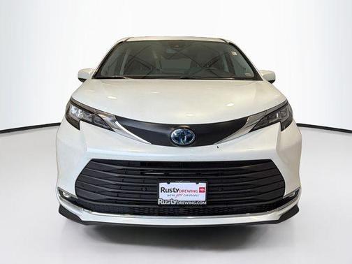 2023 Toyota Sienna XLE