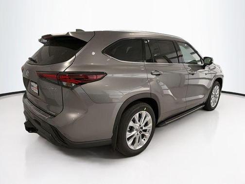 2026 Toyota Highlander Hybrid Limited