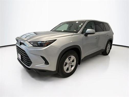 2025 Toyota Highlander LE