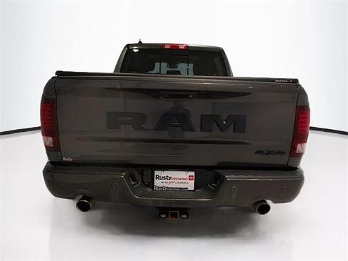 2017 RAM 1500 Night Crew Cab 4x4 5'7' Box