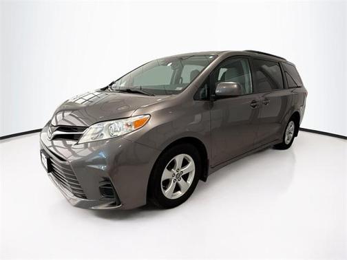 2020 Toyota Sienna LE