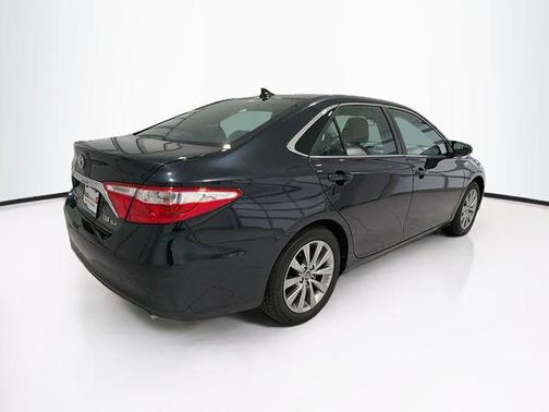 2017 Toyota Camry Hybrid LE
